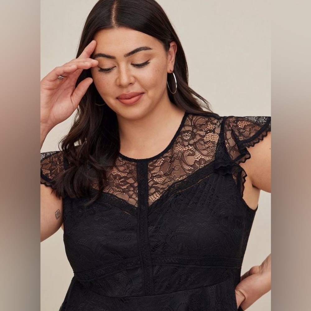 TORRID PEPLUM LACE RUFFLE SLEEVE TOP PLUS SIZE - Picture 3 of 8